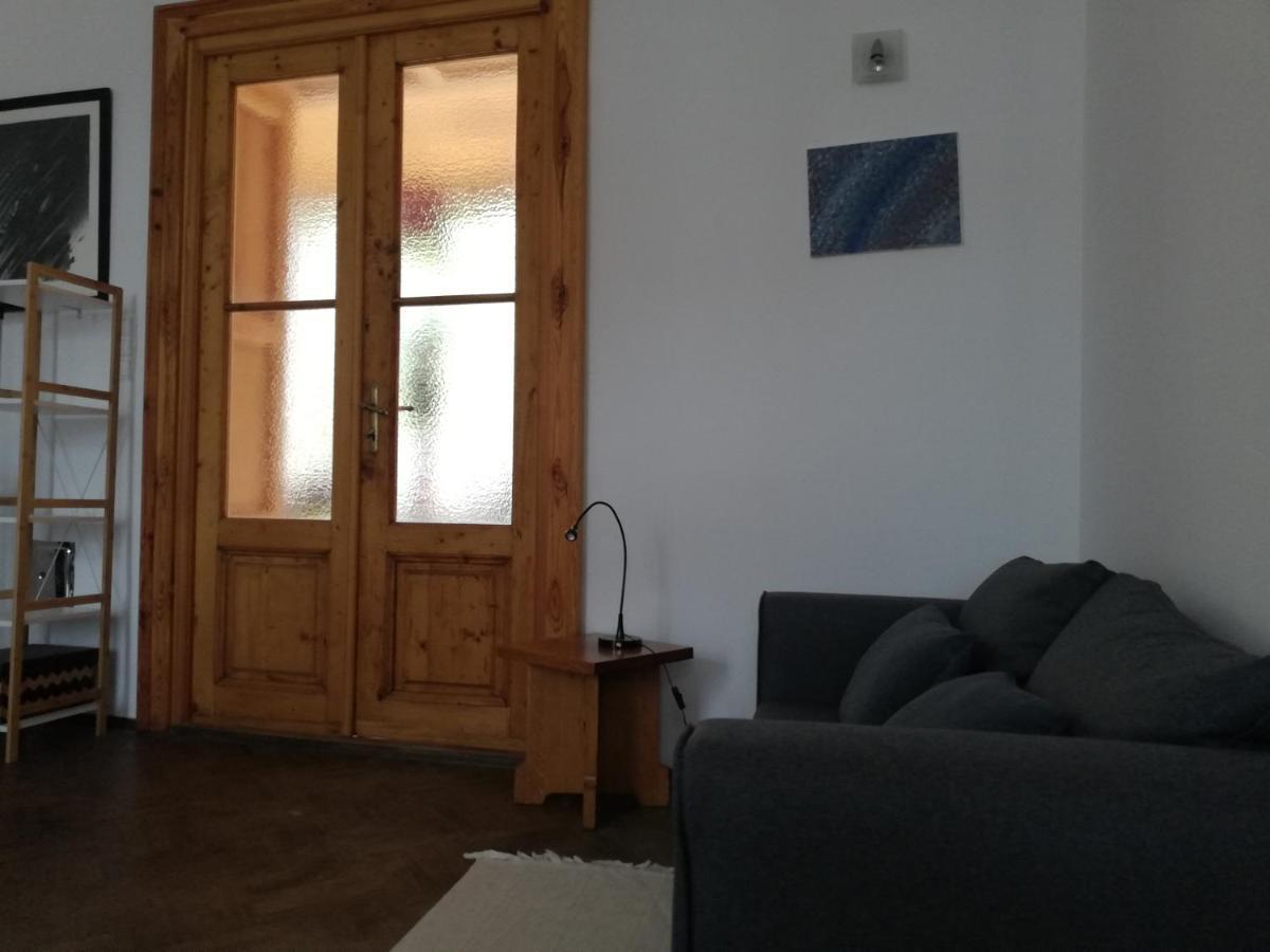 Karadi-Berger Vendeghaz Apartment Erdobenye Luaran gambar