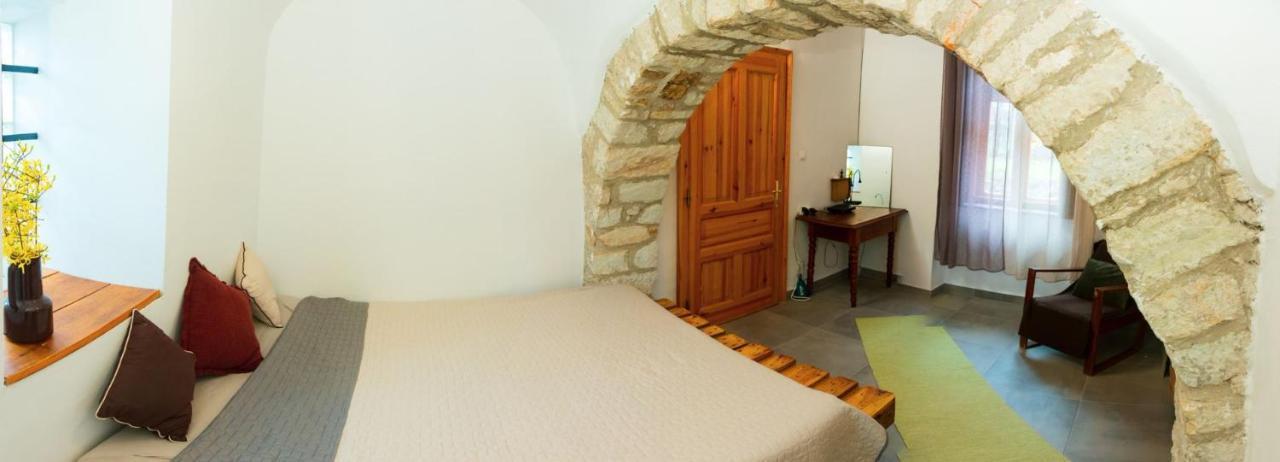 Karadi-Berger Vendeghaz Apartment Erdobenye Luaran gambar
