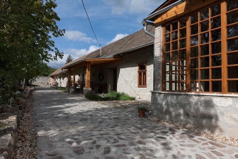 Karadi-Berger Vendeghaz Apartment Erdobenye Bilik gambar